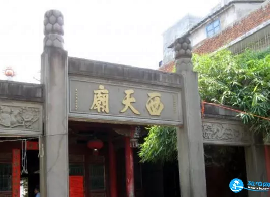 ?？隍T樓老街有什么好吃的